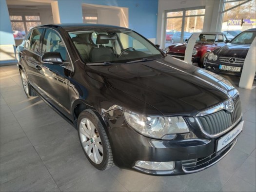 Škoda Superb 2,0   TDI,DSG,2.MAJITEL,SERVISKA