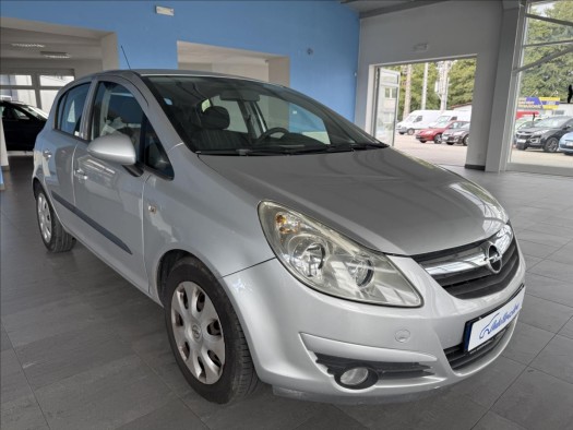 Opel Corsa 1,2   SERVISKA,1.MAJITEL,ČR