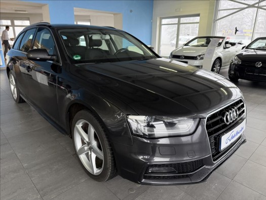 Audi A4 Avant 2,0 TDI 110kW,SERVISKA,S-LINE