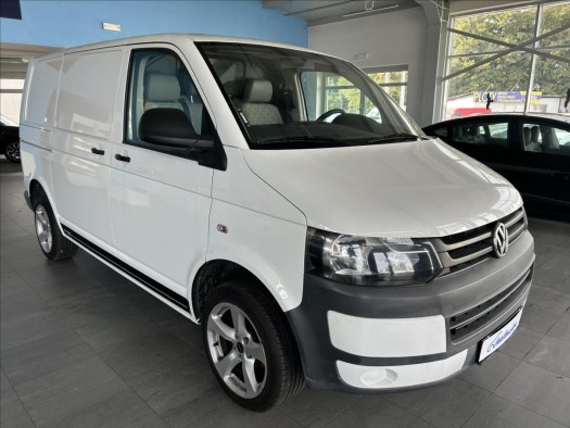 Volkswagen Transporter 2,0   TDI,T5,TAŽNÉ,3.MÍSTA,2.MAJ