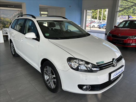 Volkswagen Golf 1,2   TSI 77kW,SERVISKA