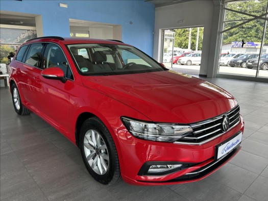 Volkswagen Passat 2,0   TDI 90kW,DSG,SERVISKA,ACC