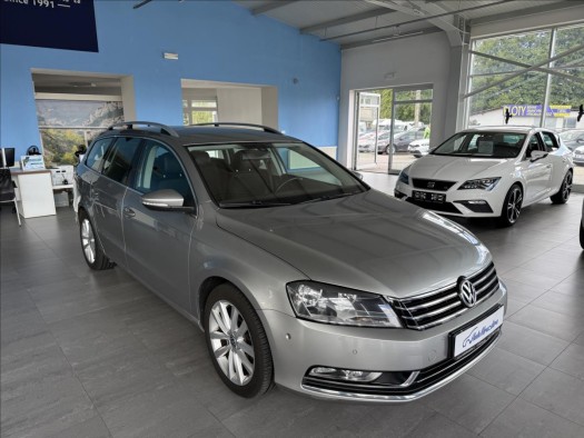 Volkswagen Passat 2,0 DSG,HIGHLINE,SERVISKA