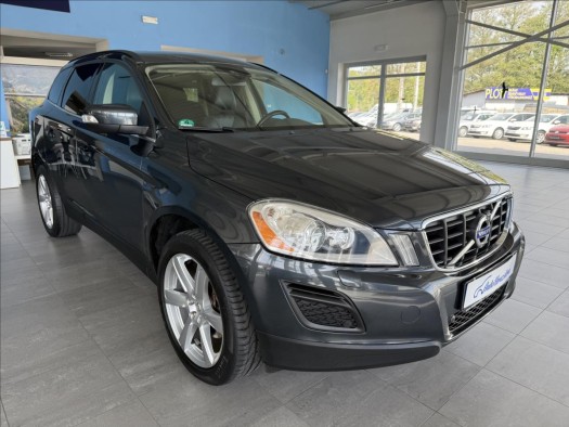 Volvo XC60 2,0   SERVISNÍ KNÍŽKA
