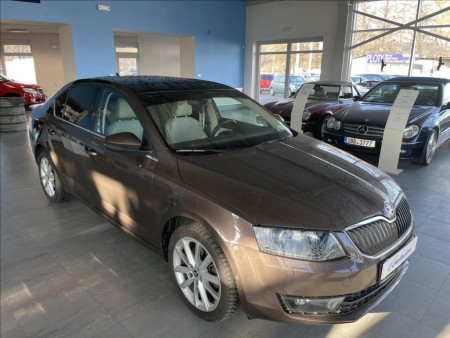 Škoda Octavia 1,4 DPH, DSG, SERVISKA, STYLE