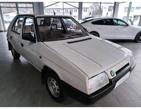 Škoda Favorit 1,3 ČR,2.MAJITEL,SLUŠNÝ STAV