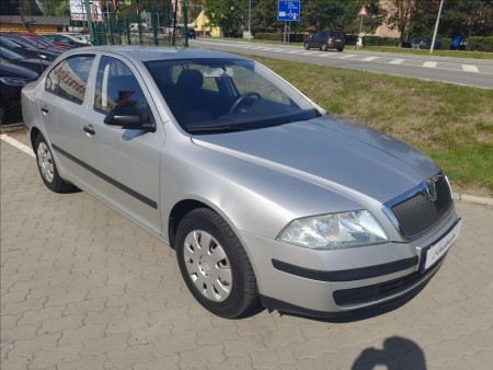 Škoda Octavia 1,4 CZ, 2.MAJ, SERVISKA