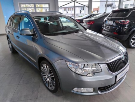 Škoda Superb 2,0 TDI,1.MAJITEL,SERVISKA