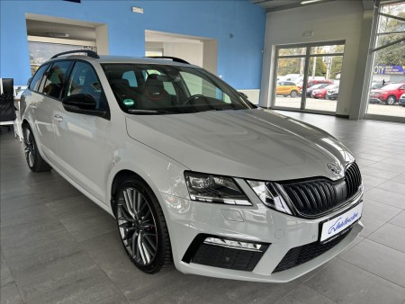 Škoda Octavia 2,0   TSI 180kW,RS,MANUÁL,SERVISKA