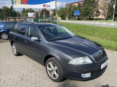 Škoda Octavia 2,0 TDI PD DPF 4x4 Elegance Combi 4X4 SERVISNÍ K.