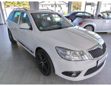 Škoda Octavia 2,0 RS 147kW, SERVISNÍ K.