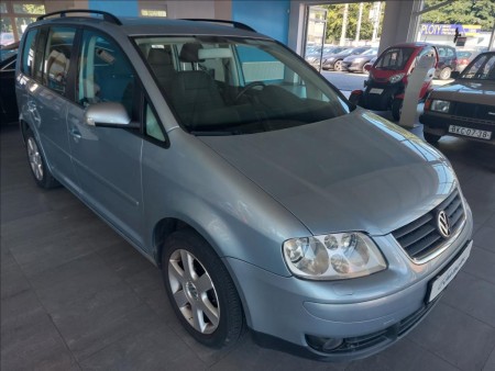 Volkswagen Touran 1,9 TDI,TAŽNÉ ZAŘÍZENÍ,KLIMA