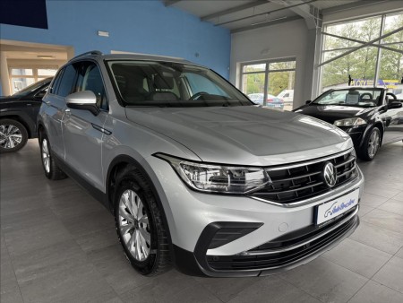 Volkswagen Tiguan 1,5   TSI 110kW,LIFE,DSG,ZÁRUKA