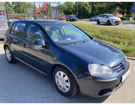 Volkswagen Golf 1,9 SERVISKA TAŽNÉ VÝHŘEV SEDADEL