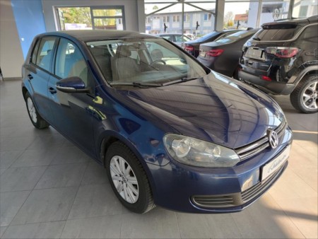 Volkswagen Golf 1,2 TSI,2.MAJITEL,ČR,SERVISKA