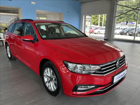 Volkswagen Passat 2,0   TDI 90kW,DSG,SERVISKA,ACC
