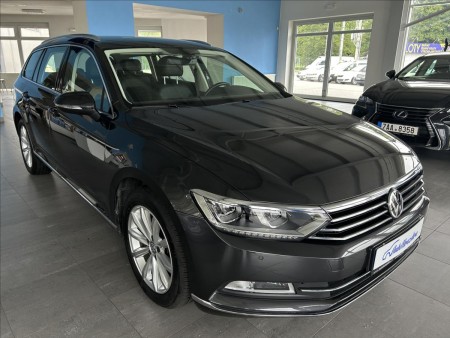 Volkswagen Passat 2,0   TDI,DSG,ČR,HIGHLINE