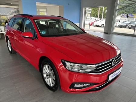 Volkswagen Passat 2,0   TDI 90kW,DSG,SERVISKA,ACC