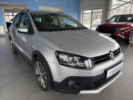 Volkswagen Polo 1,2   TSI 77KW CROSS,SERVISKA