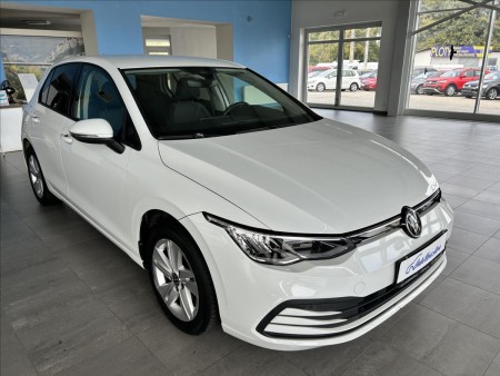 Volkswagen Golf 1,5   TSI,96kW,SERVISKA,LIFE